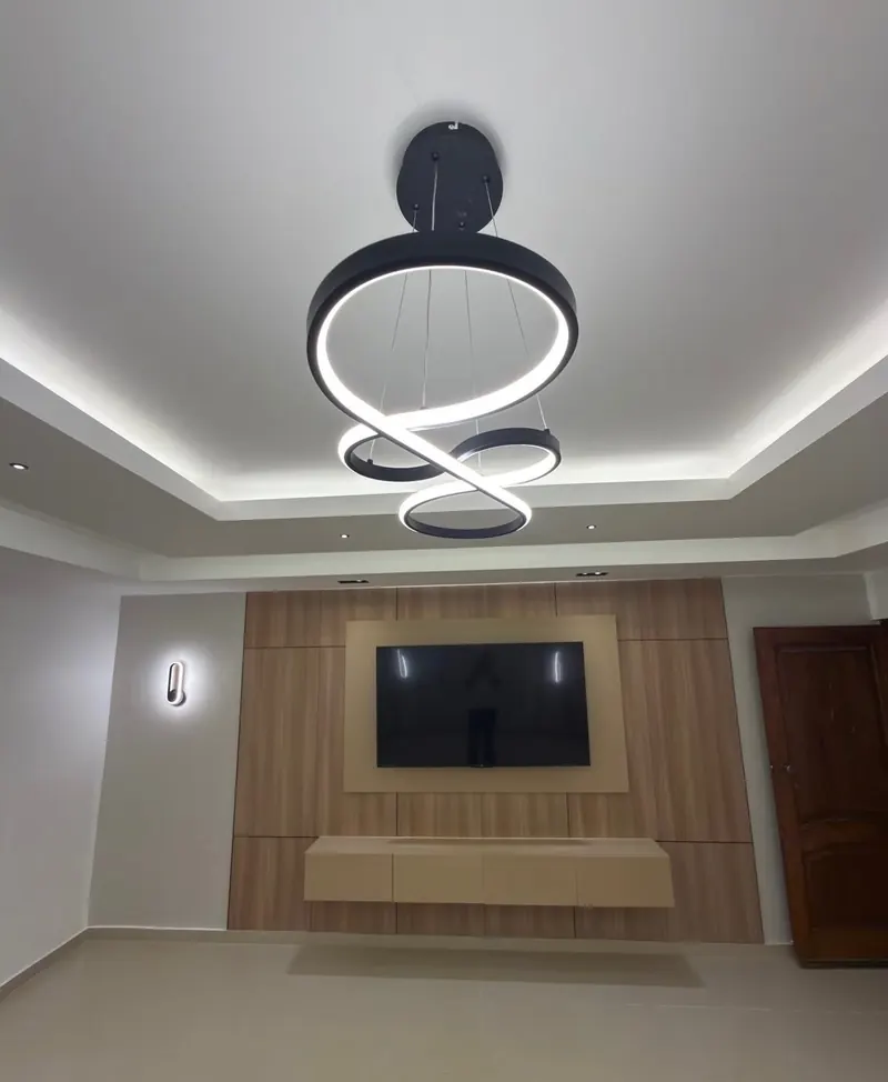 Gypsum ceiling with cove lighting