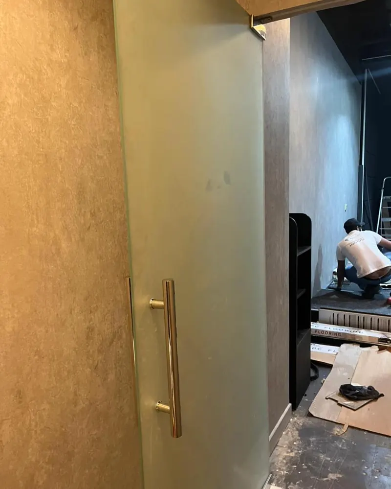 Glass doors — Optimal Fitness, Dubai Sports City